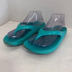 Oofos thong sandals flip flop Aqua size 6